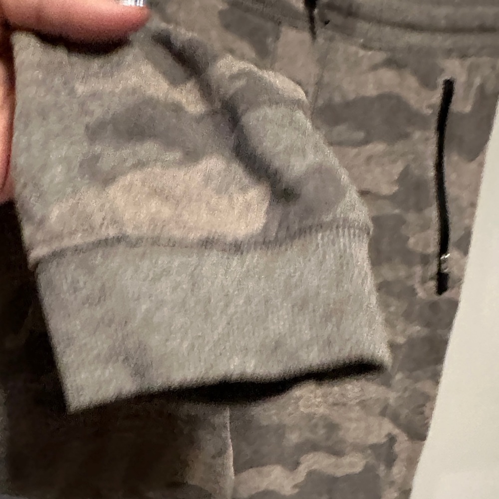 Old Navy Camo Joggers for Kids - Gray - Picture 4 of 8